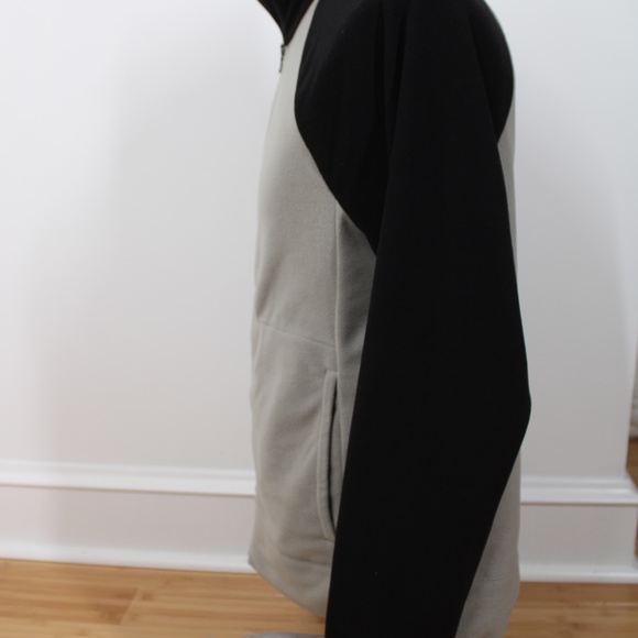 Men's Black and Gray Jacket - Picture 6 of 10